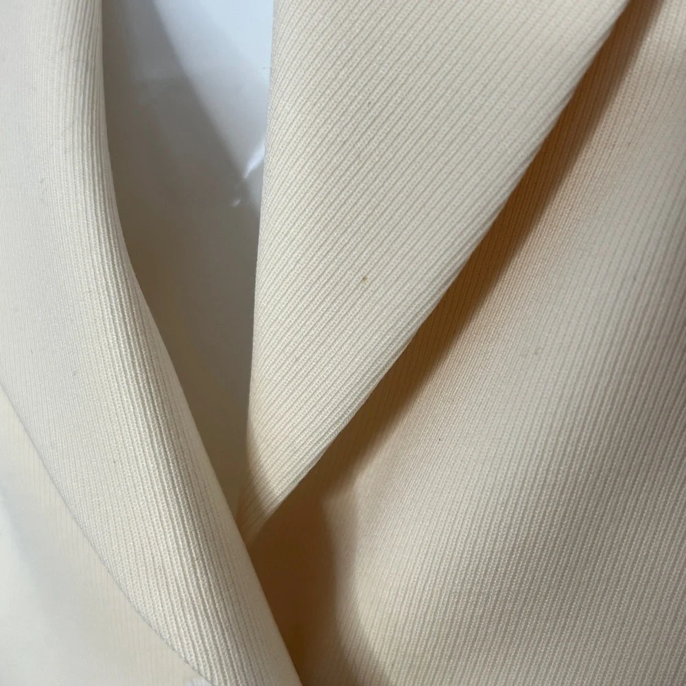 Escada Sz 40 Cream Virgin Wool Two Piece Pant Suit Structured Blazer